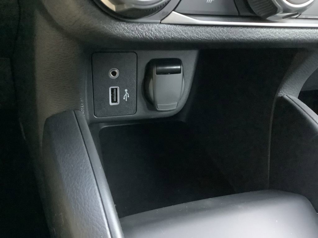 Used 2025 Nissan Versa S w/ Trunk Package image 27