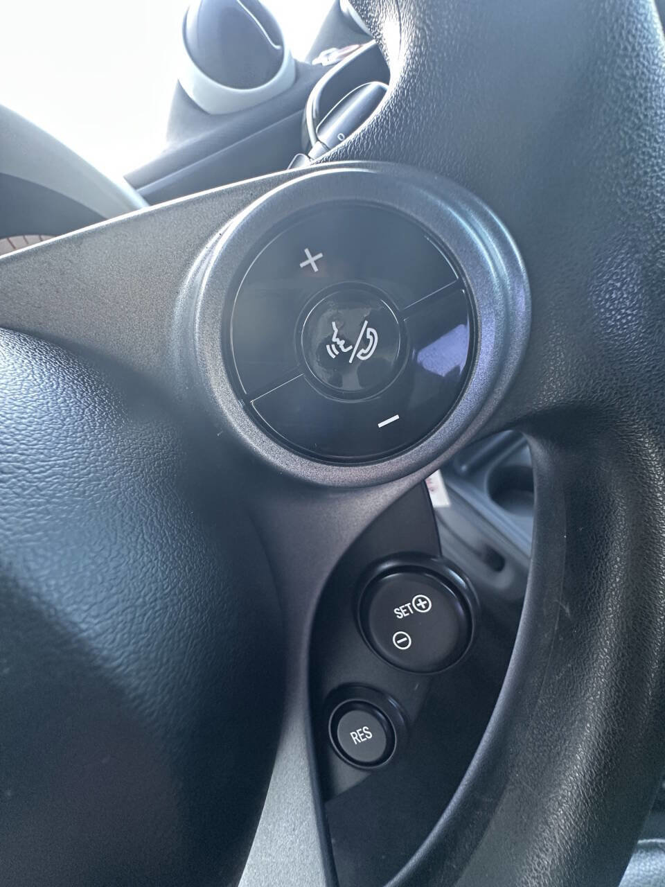 Used 2017 smart fortwo pure RWD image 14