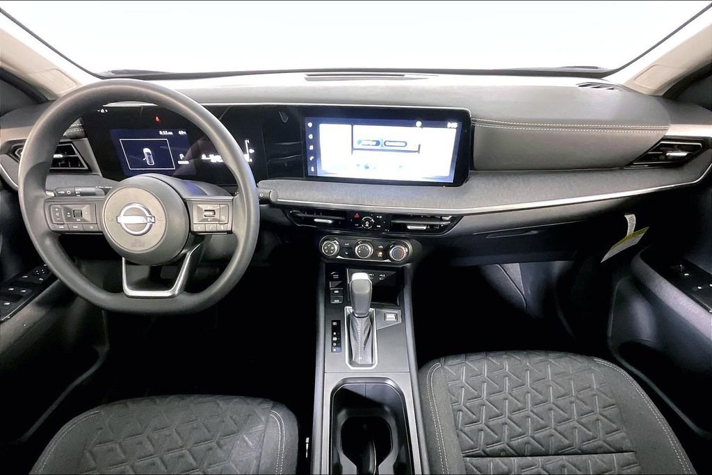 Certified 2025 Nissan Kicks SV image 21