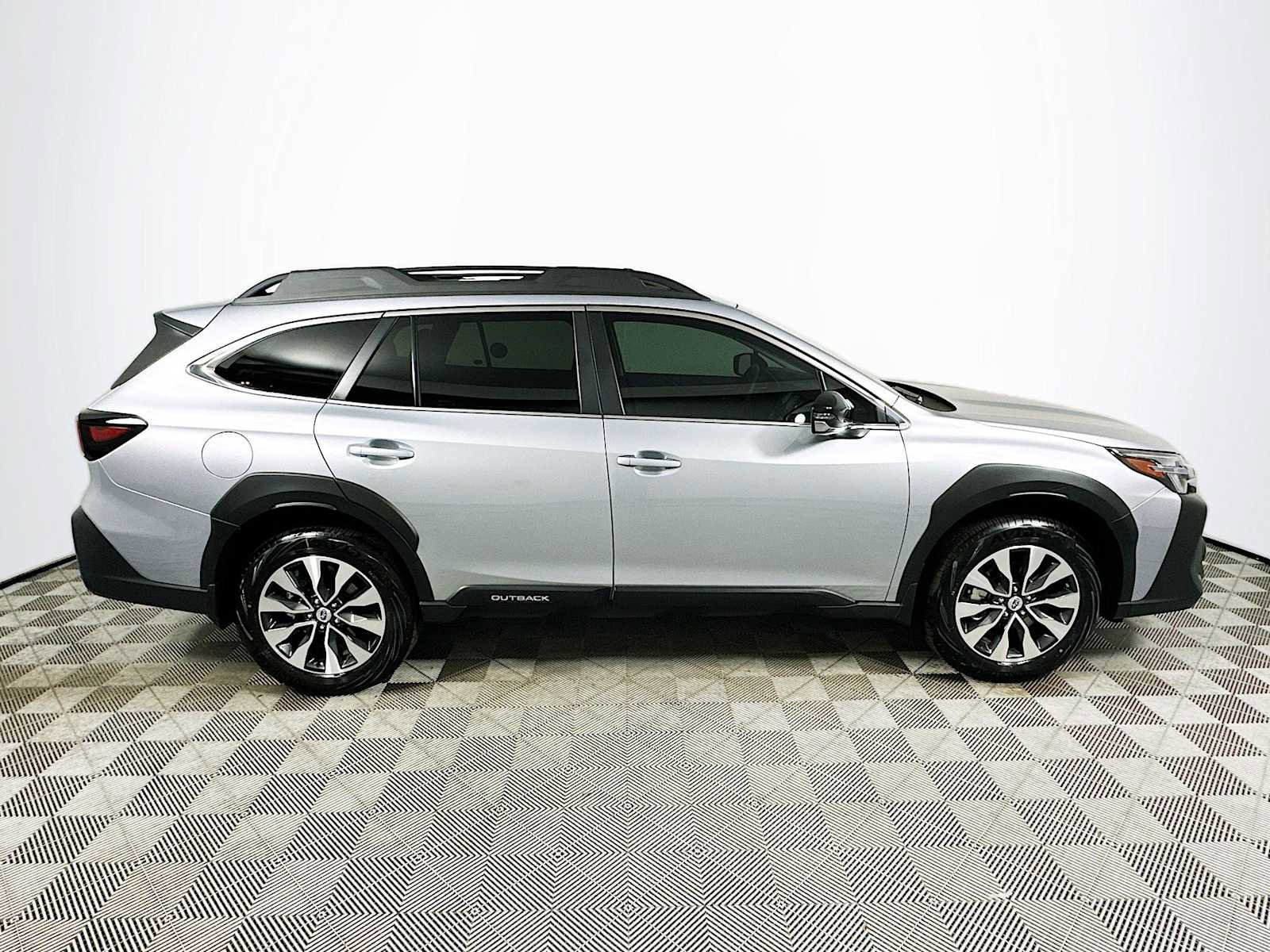 New 2025 Subaru Outback Limited XT w/ Popular Package #2 image 8
