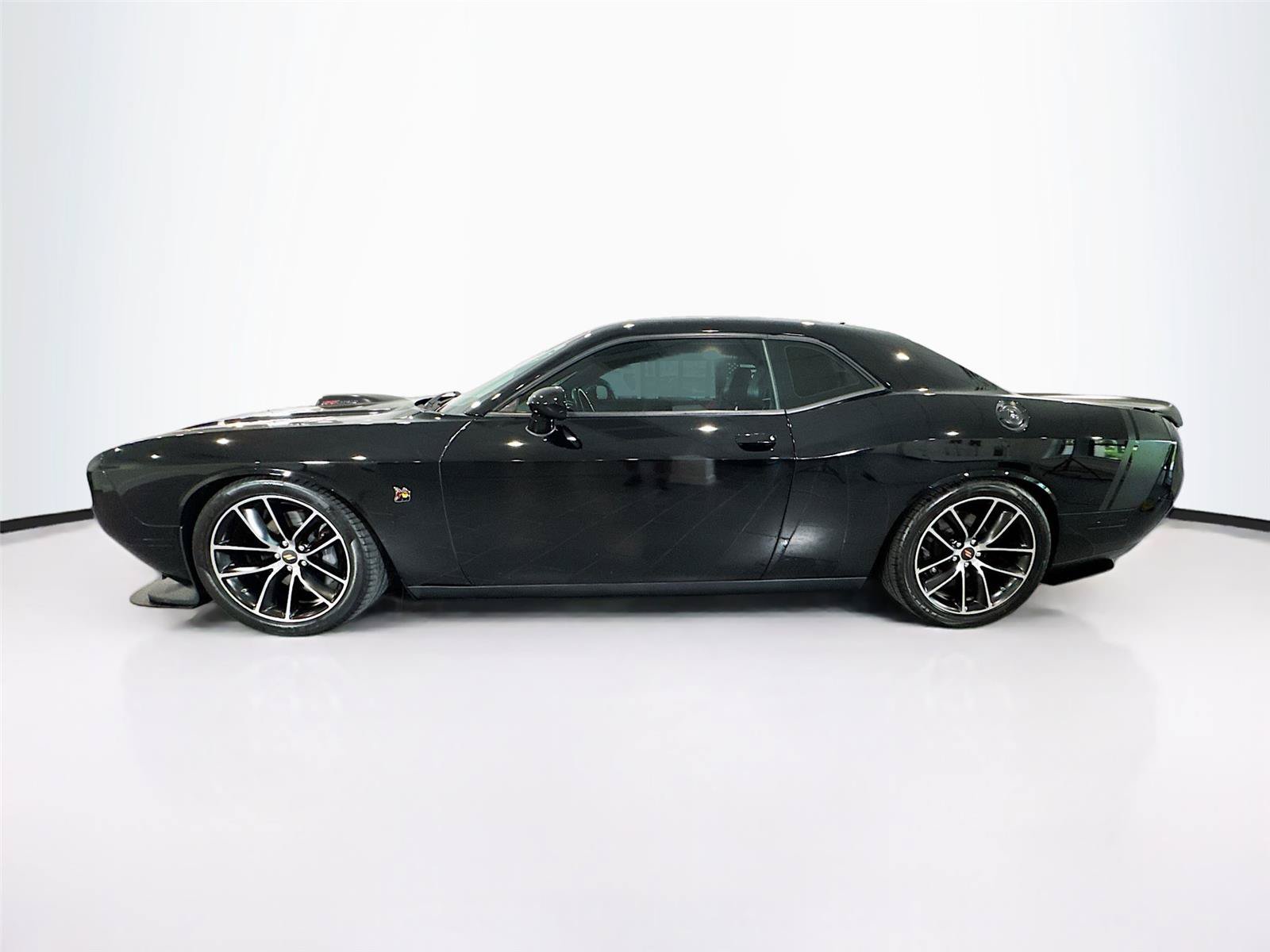 Used 2016 Dodge Challenger R/T Scat Pack RWD image 26