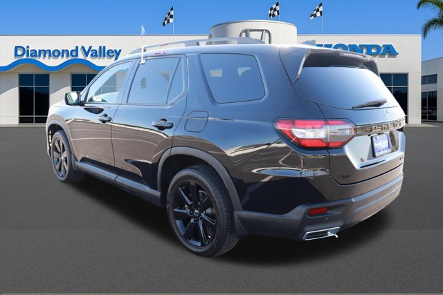 Certified 2025 Honda Pilot Black Edition image 4