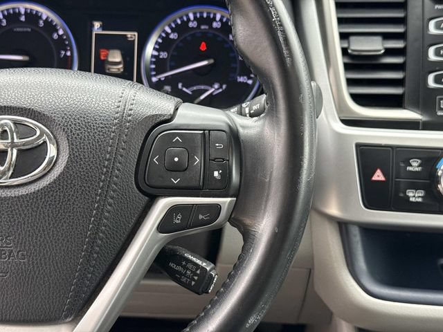 Used 2018 Toyota Highlander Limited AWD/4WD image 30