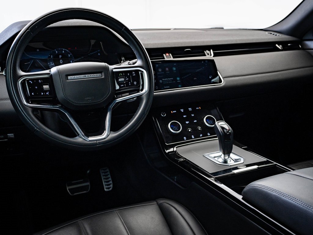 Used 2023 Land Rover Range Rover Evoque R-Dynamic SE image 4