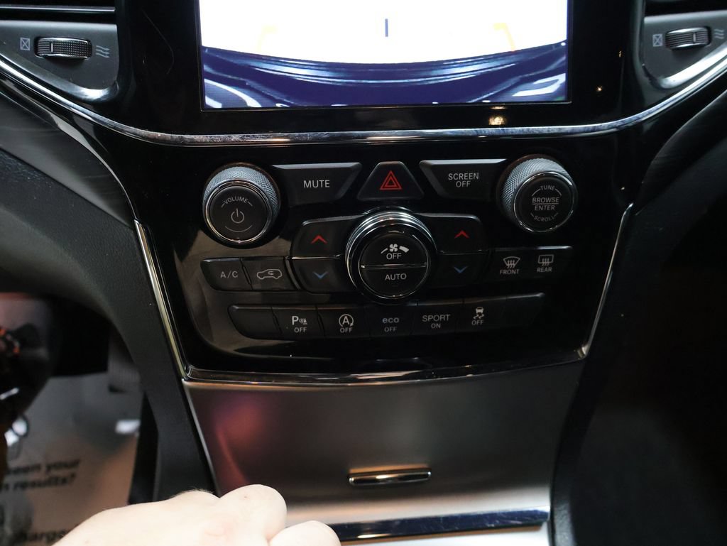 Used 2019 Jeep Grand Cherokee Altitude AWD/4WD image 29