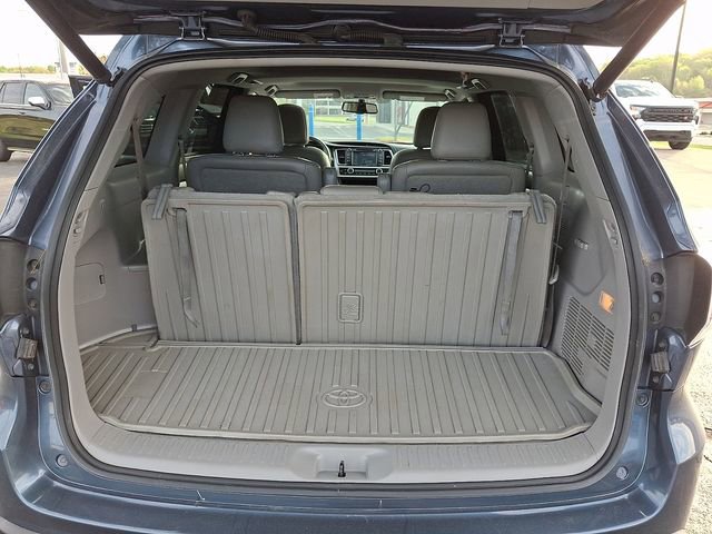 Used 2016 Toyota Highlander XLE image 28