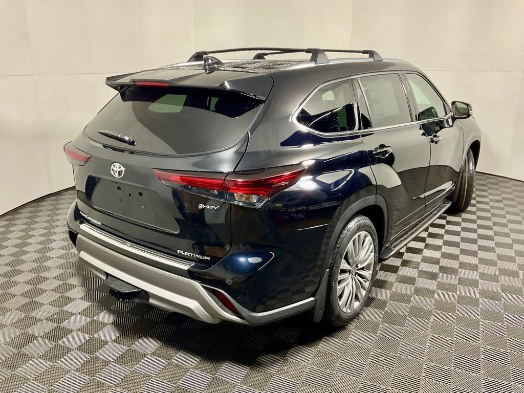 New 2026 Toyota Highlander Platinum image 17