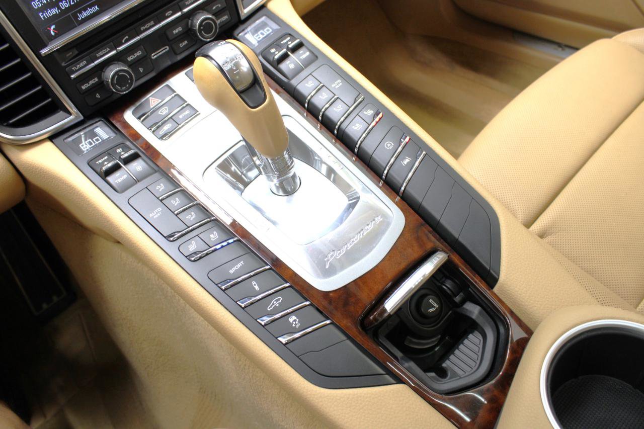 Used 2014 Porsche Panamera S image 66