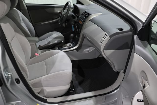 Used 2010 Toyota Corolla LE FWD image 14