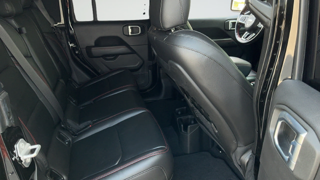 Used 2021 Jeep Gladiator Rubicon AWD/4WD image 22
