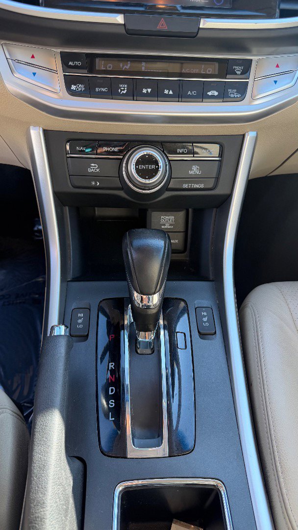 Used 2013 Honda Accord EX-L image 25