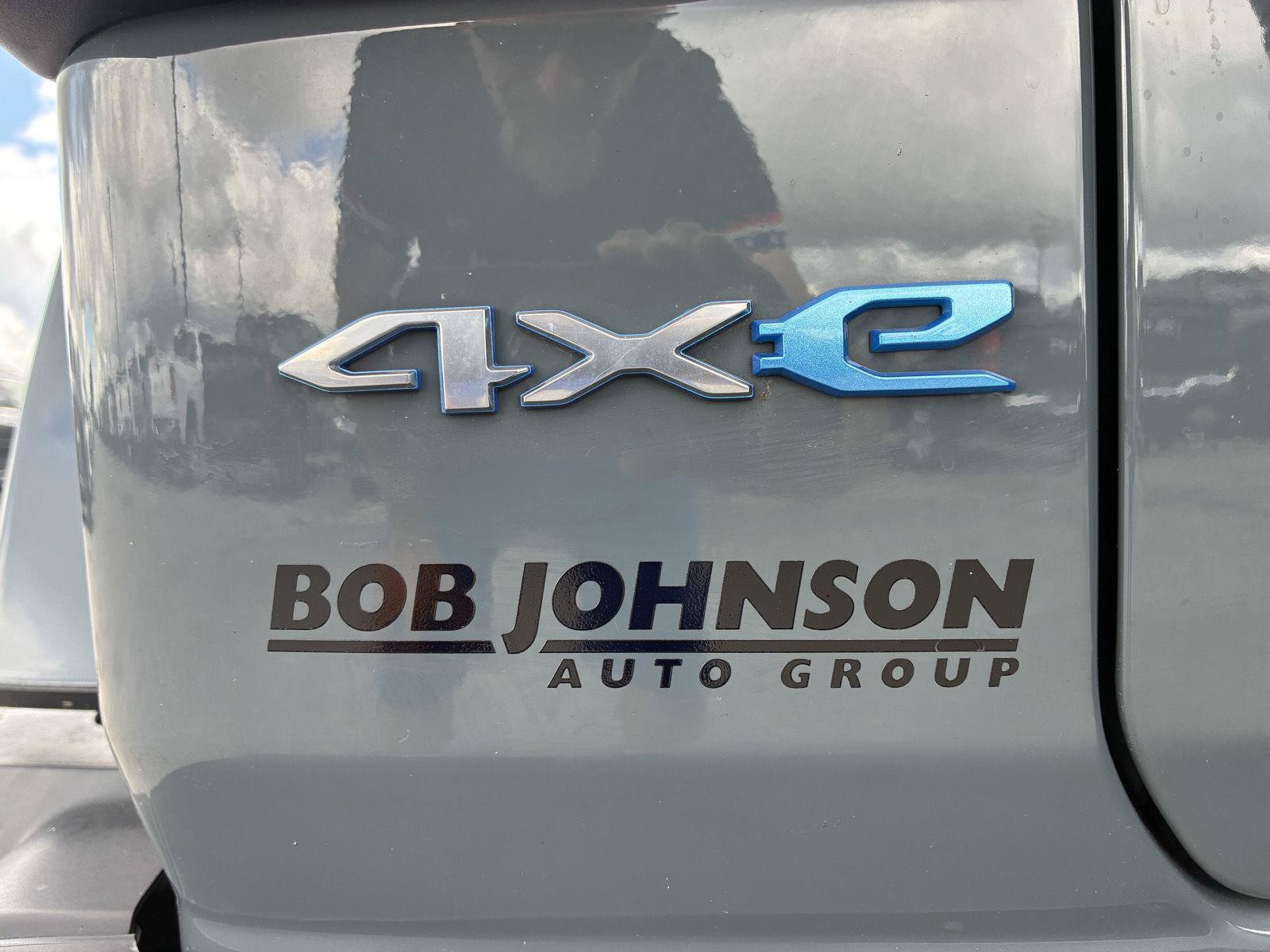 Used 2024 Jeep Wrangler Unlimited Sahara AWD/4WD image 9