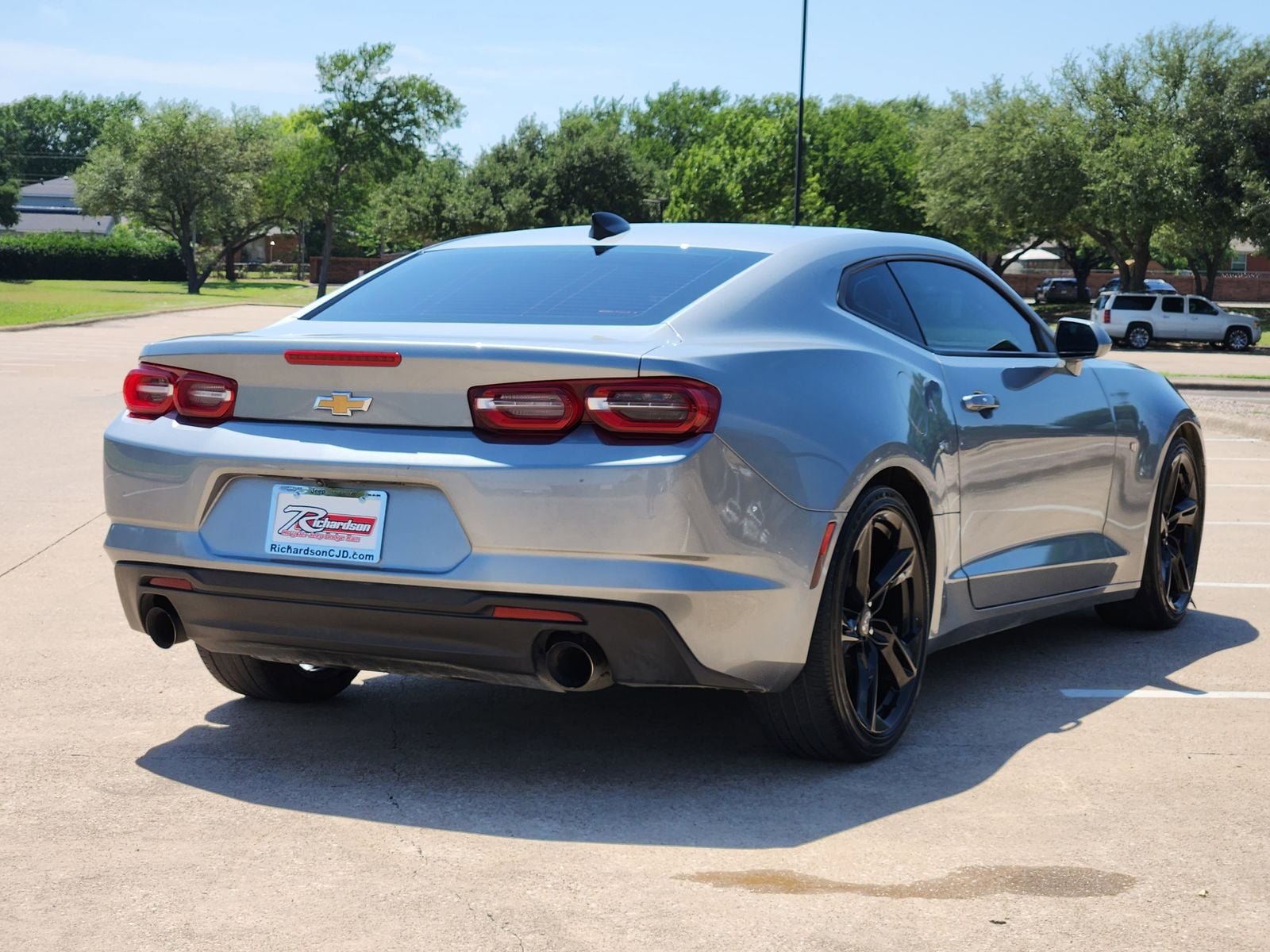 Used 2023 Chevrolet Camaro LT RWD image 5