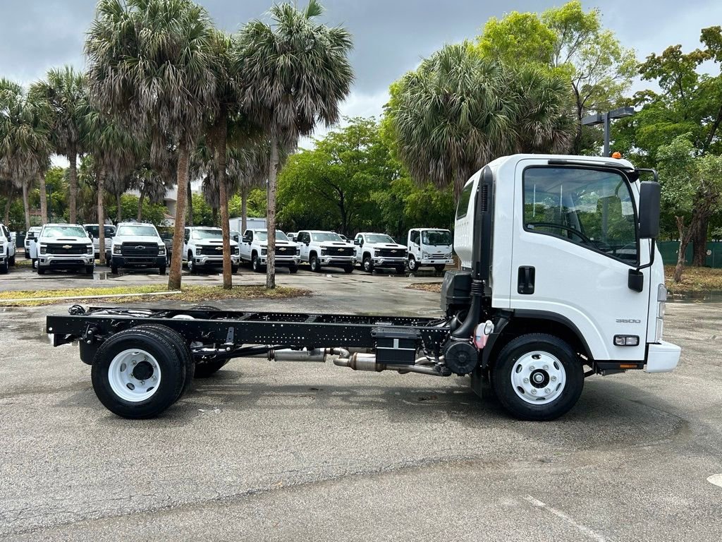New 2024 Chevrolet Low Cab Forward image 3