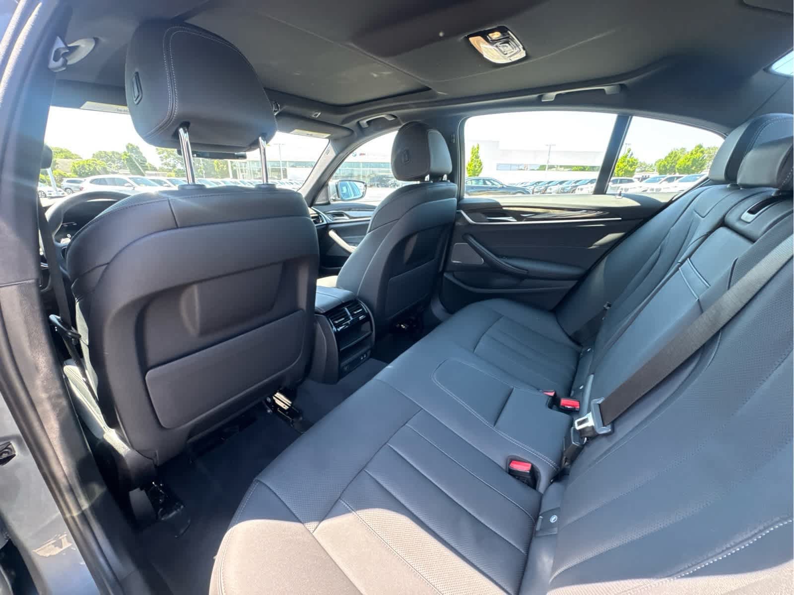 Used 2023 BMW 530i xDrive w/ Premium Package AWD/4WD image 16