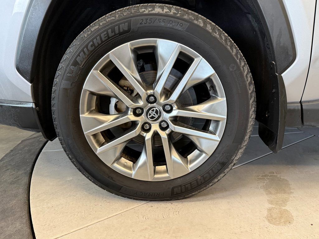 Used 2023 Toyota RAV4 XLE Premium image 26