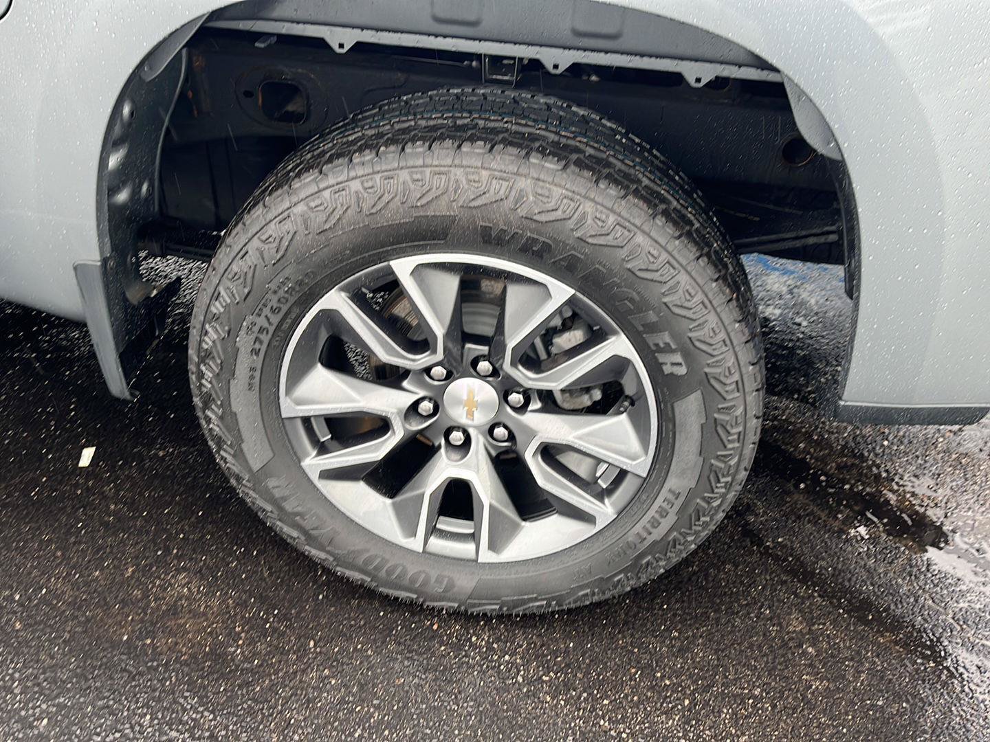 Used 2024 Chevrolet Silverado 1500 LT AWD/4WD image 34