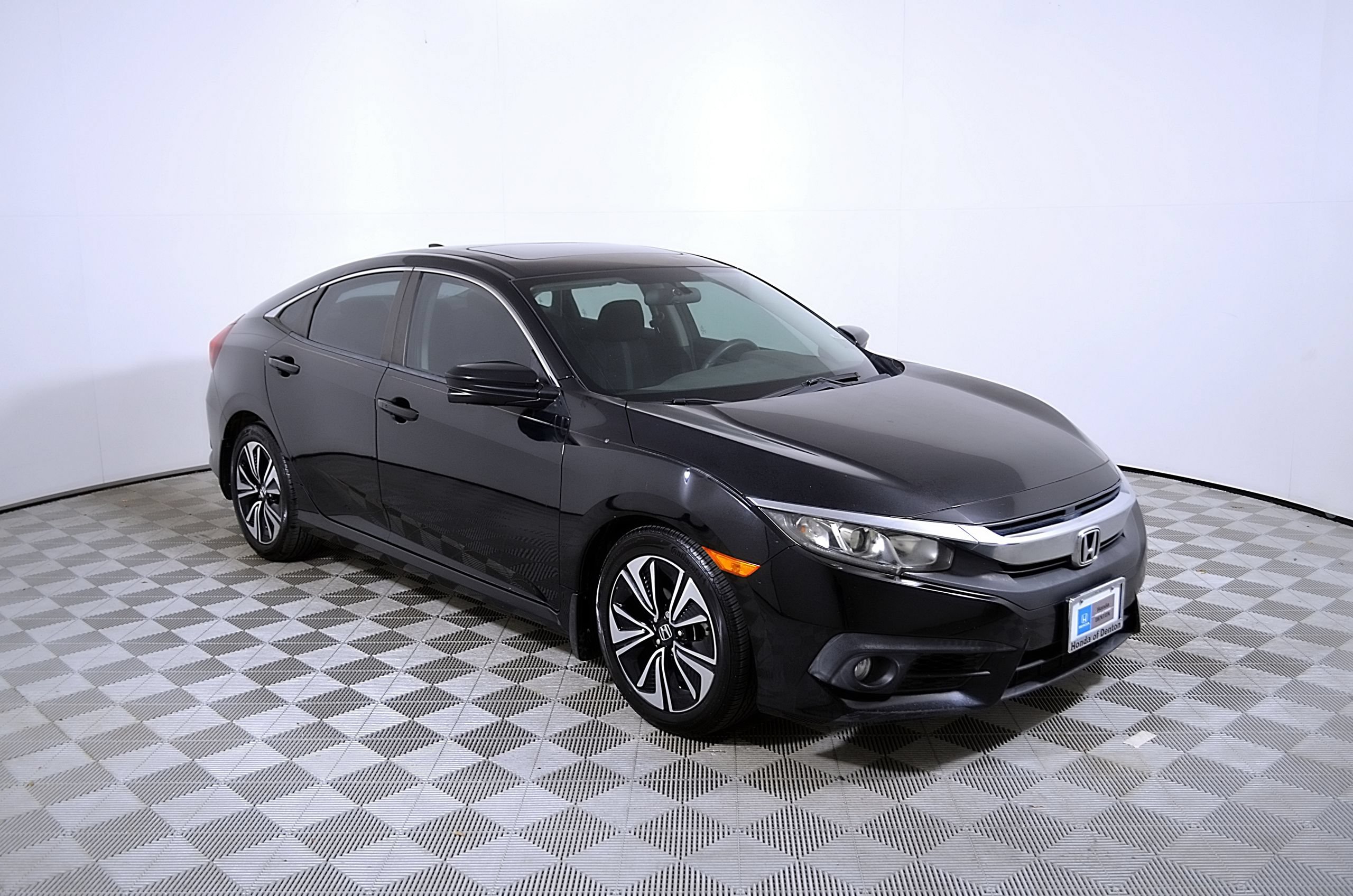 Used 2017 Honda Civic EX-T image 6