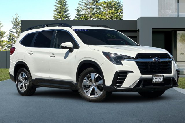Used 2023 Subaru Ascent Premium w/ Convenience Package AWD/4WD image 2