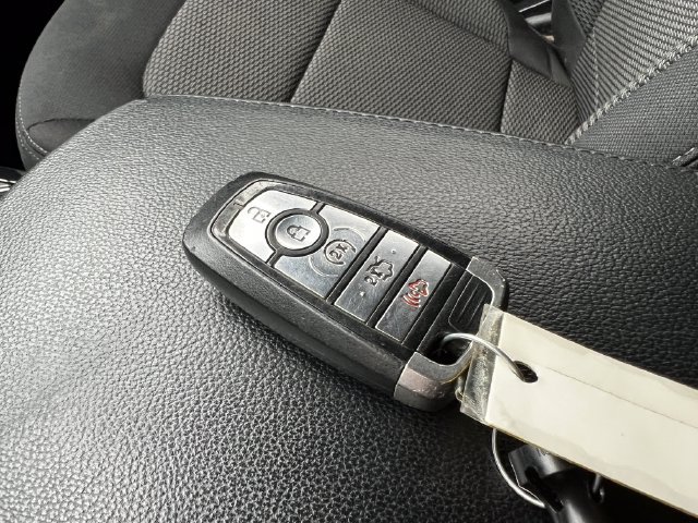 Used 2018 Ford Explorer XLT w/ Equipment Group 201A AWD/4WD image 30