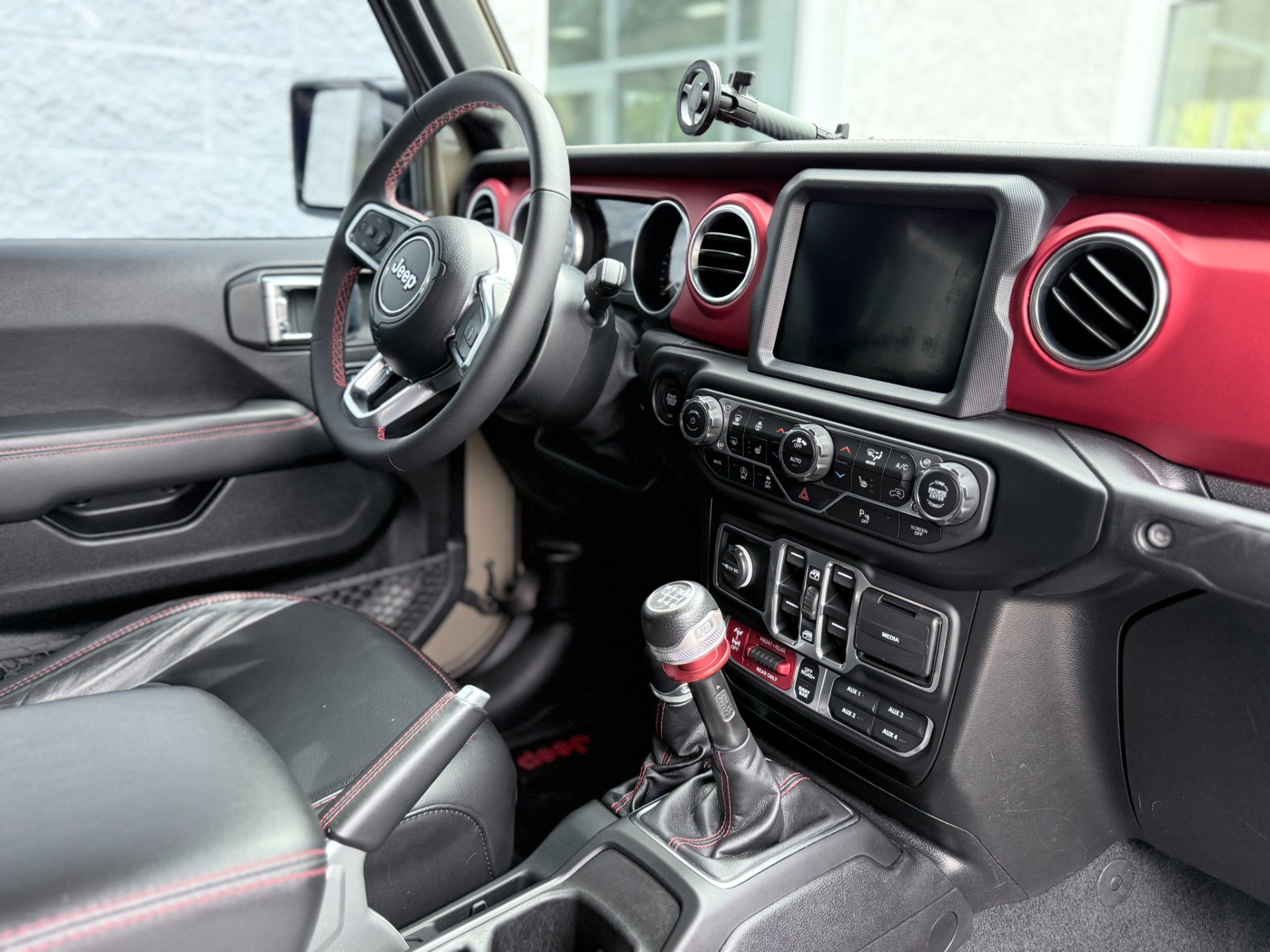 Used 2020 Jeep Gladiator Rubicon AWD/4WD image 28