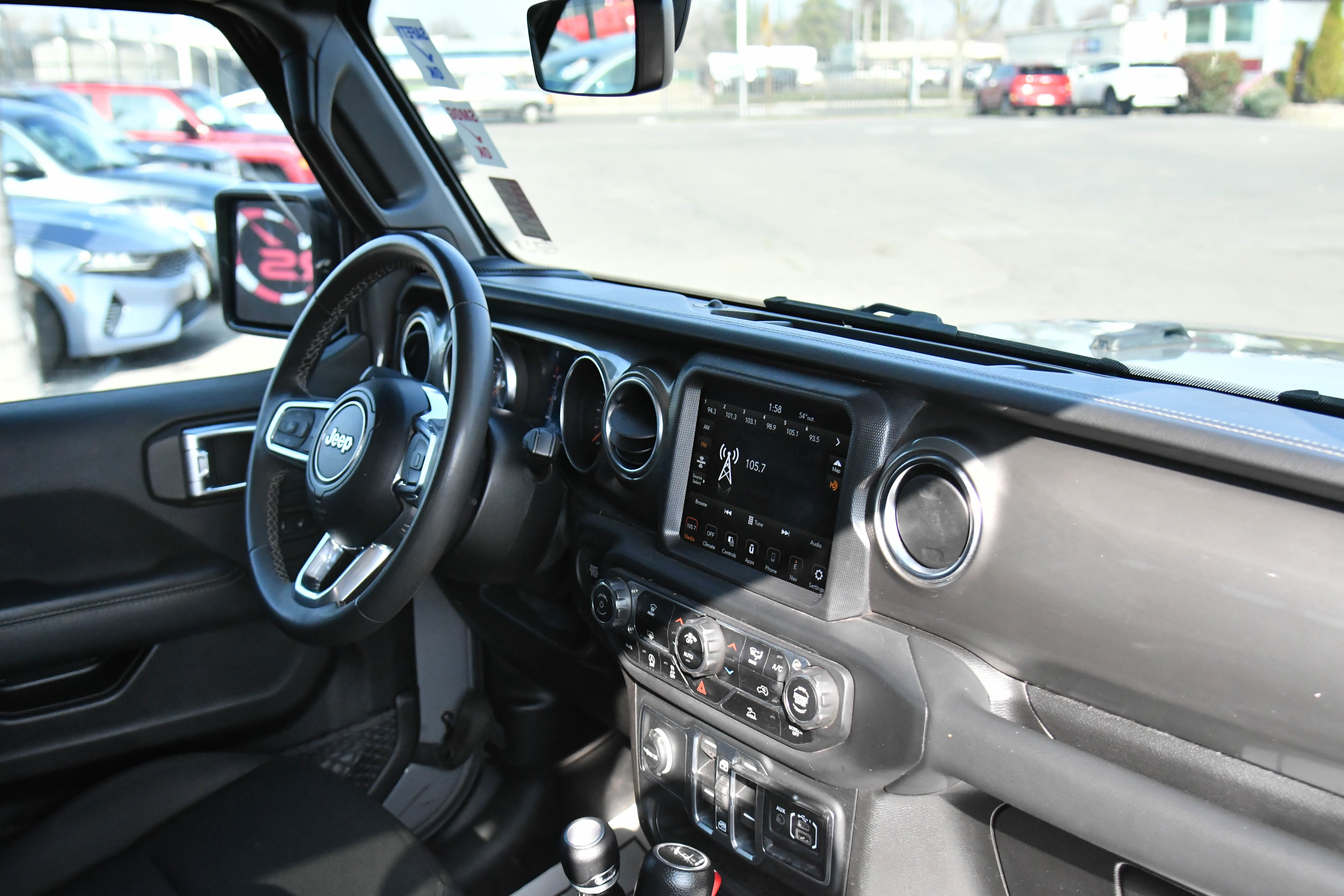 Used 2023 Jeep Gladiator Overland image 44