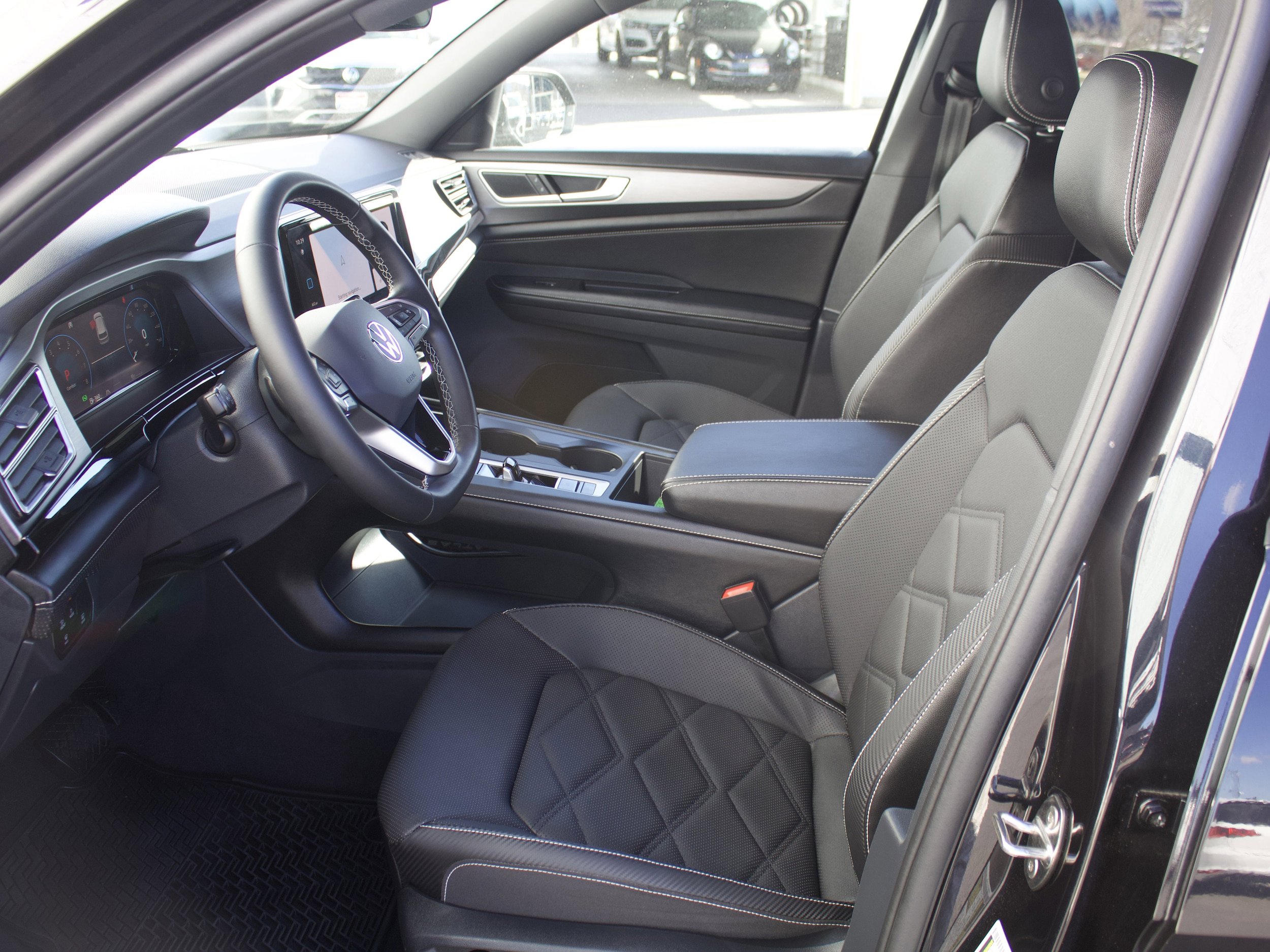 Used 2024 Volkswagen Atlas Cross Sport SE AWD/4WD image 11