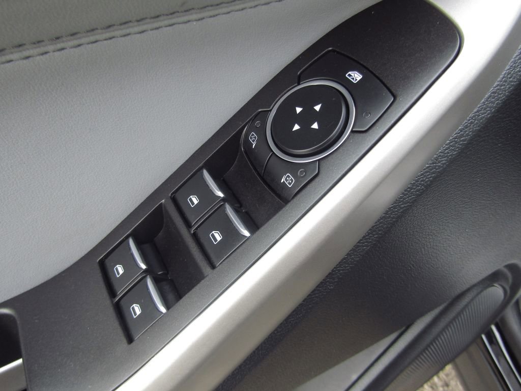 Used 2024 Ford Explorer XLT w/ Equipment Group 202A AWD/4WD image 15