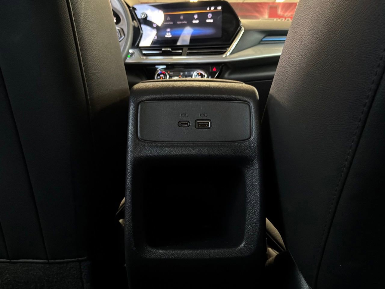 Used 2025 Chevrolet Trax LT FWD image 11