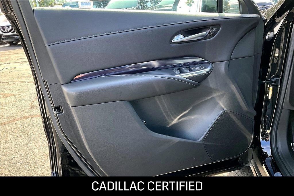 Certified 2023 Cadillac XT4 Luxury w/ Cold Weather Package image 20