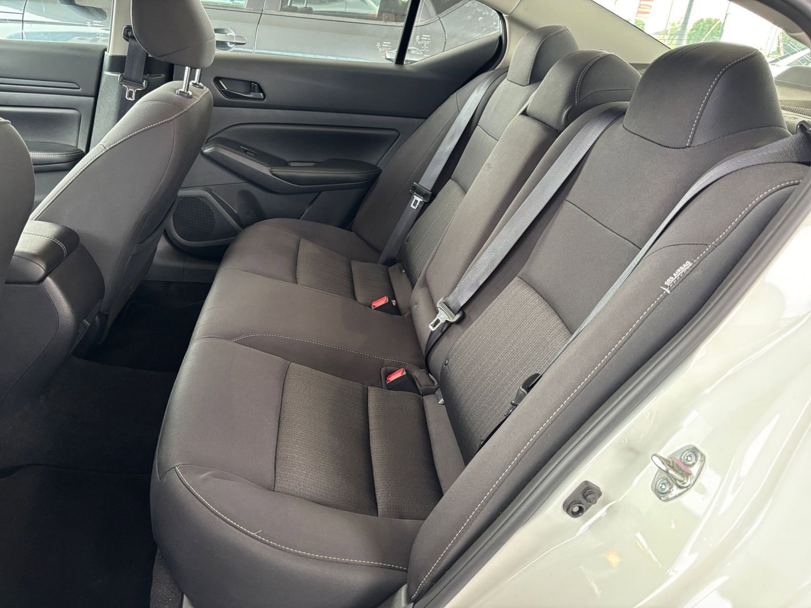 Used 2025 Nissan Altima 2.5 SV FWD image 27