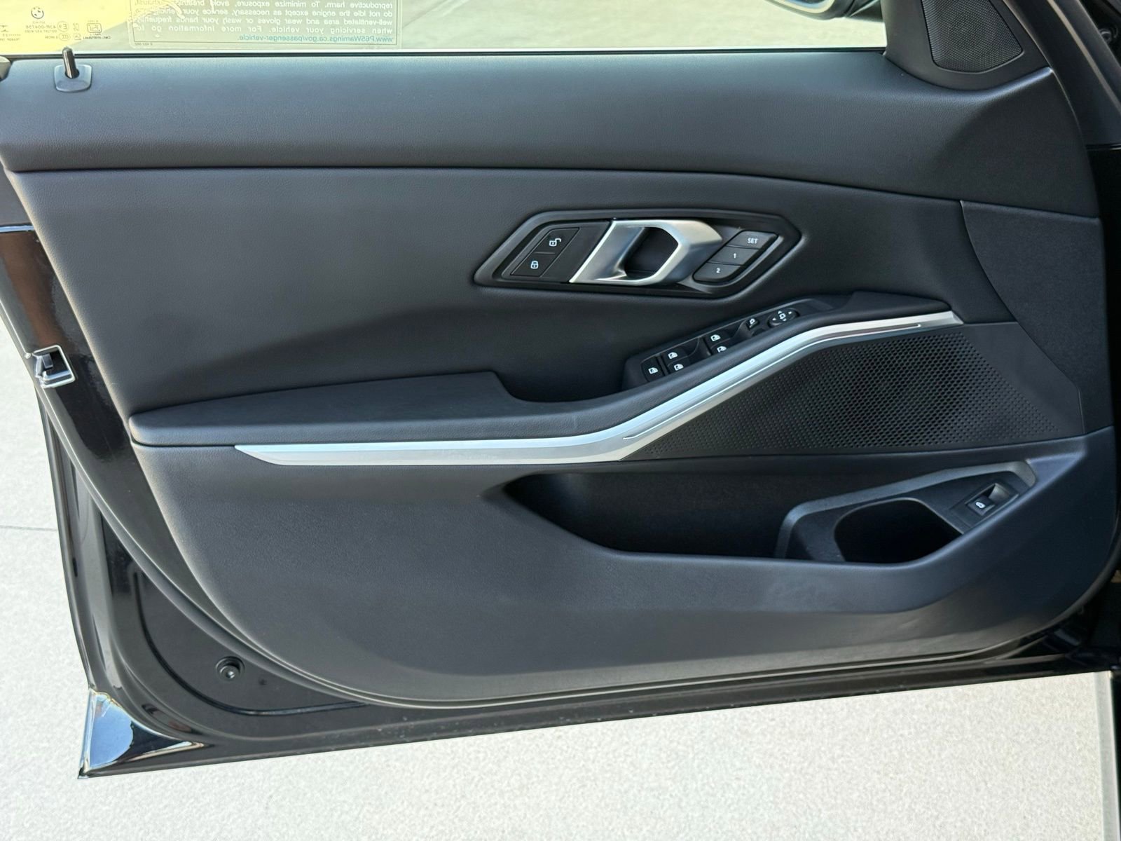 Used 2025 BMW 330i Sedan w/ Premium Package image 19