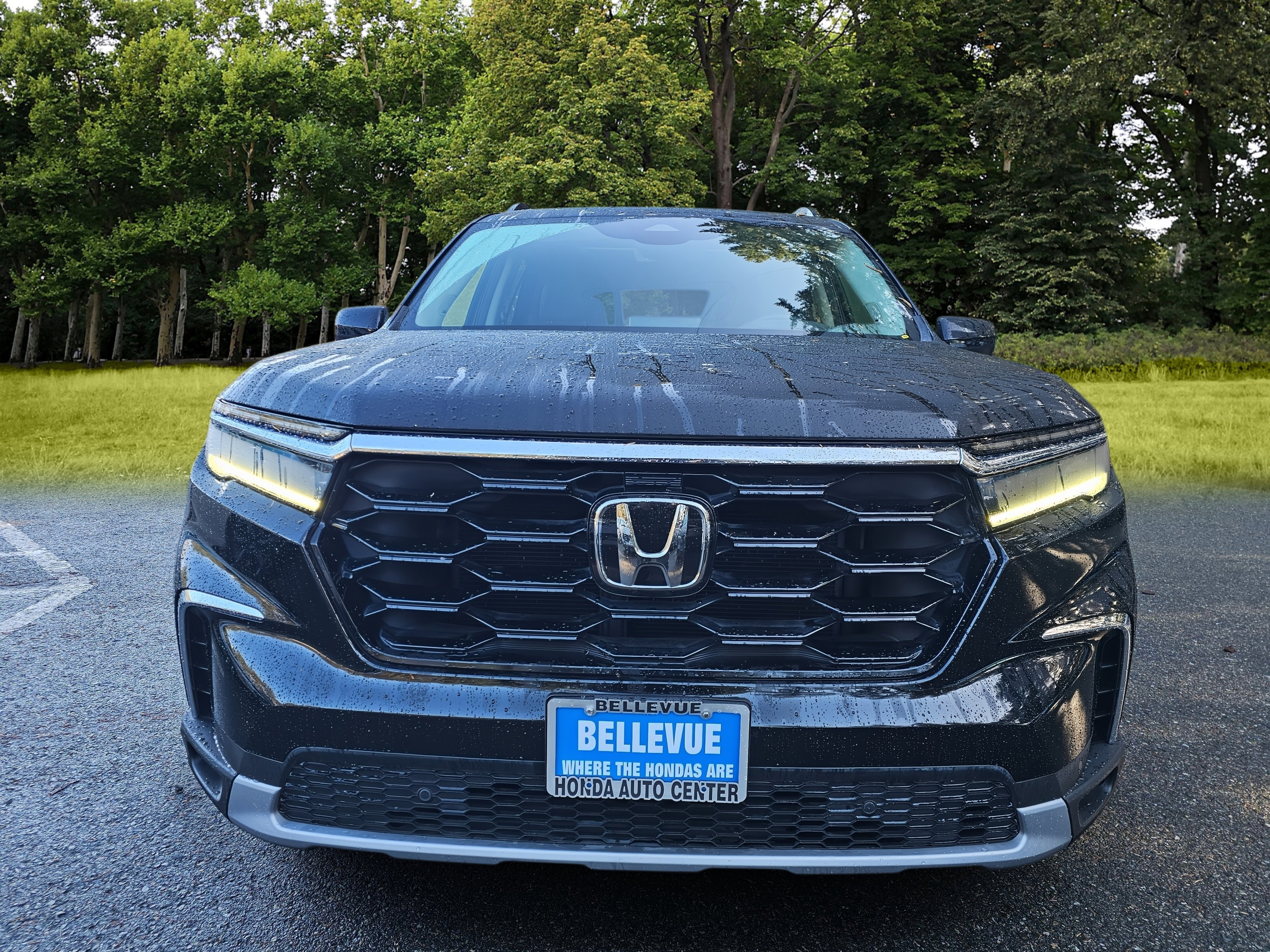 Used 2023 Honda Pilot Touring image 2