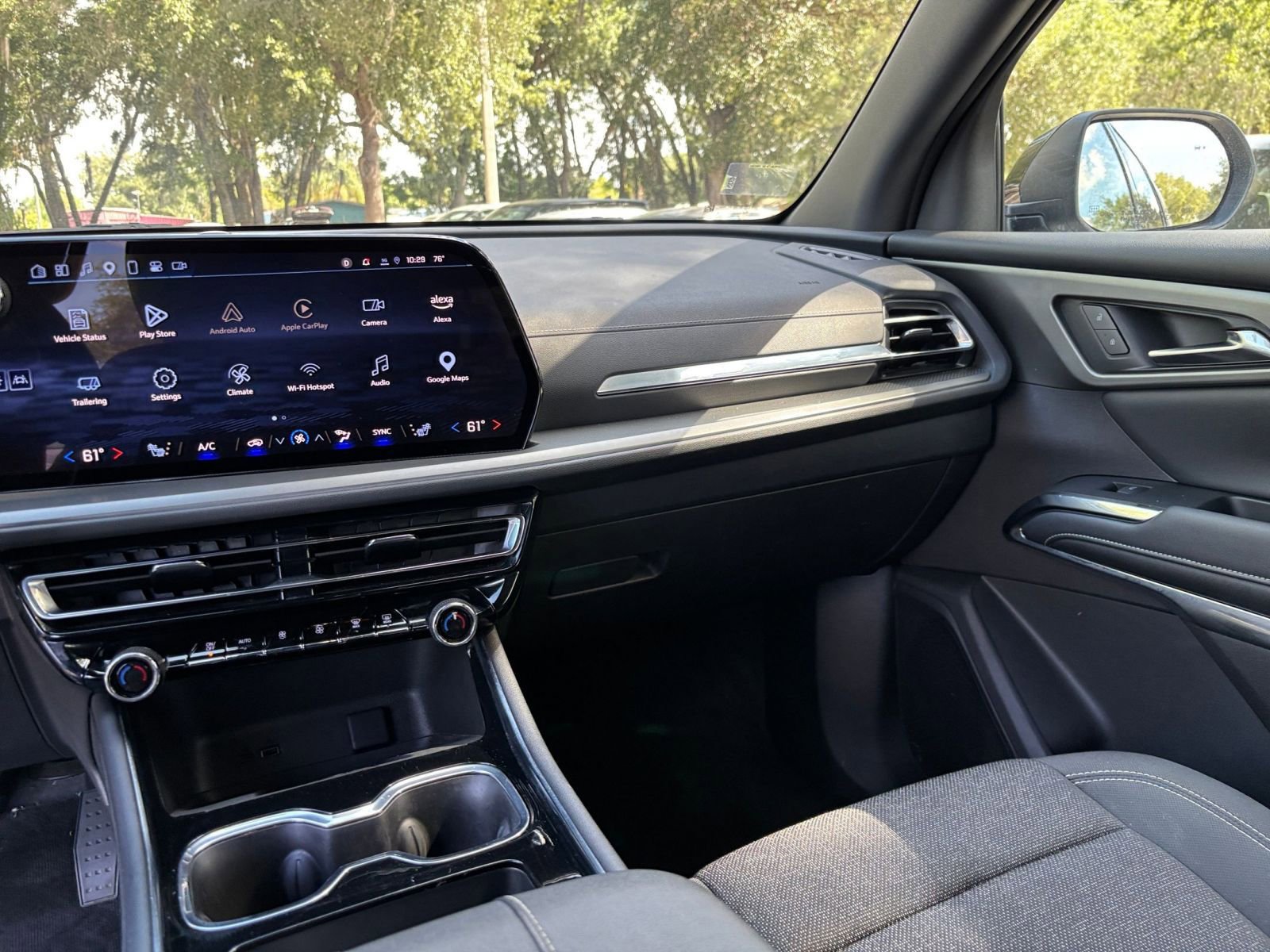 Used 2025 Chevrolet Traverse LT image 49