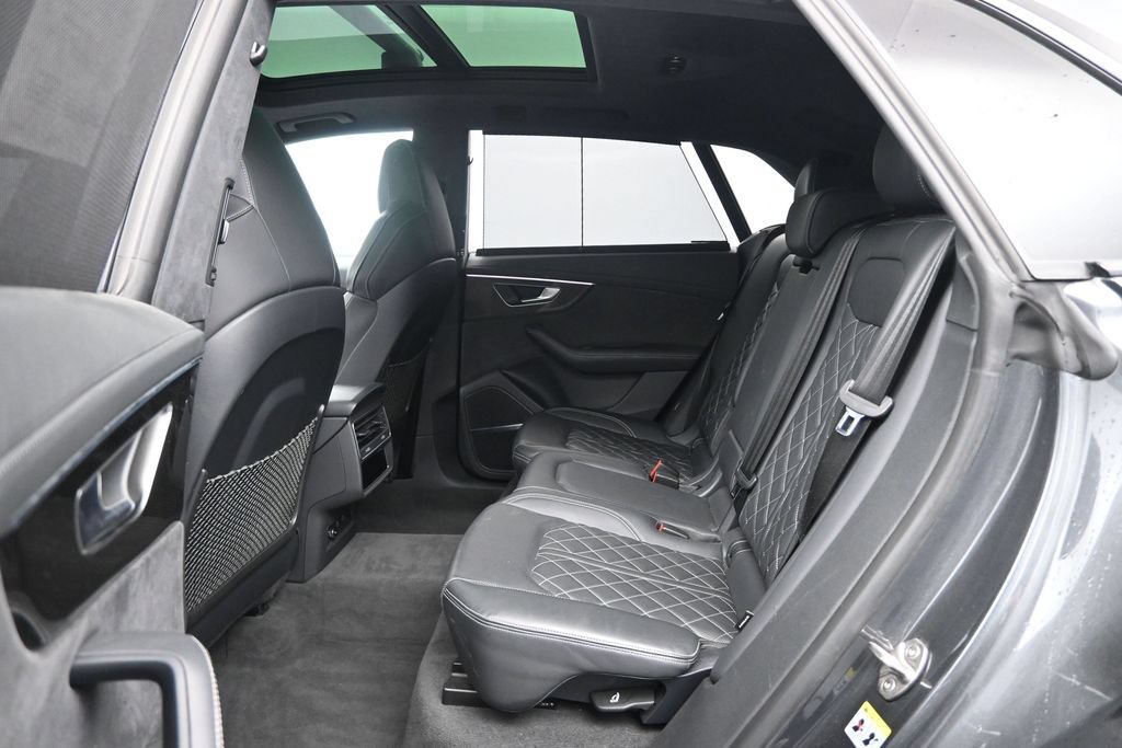 Used 2023 Audi SQ8 Prestige AWD/4WD image 26