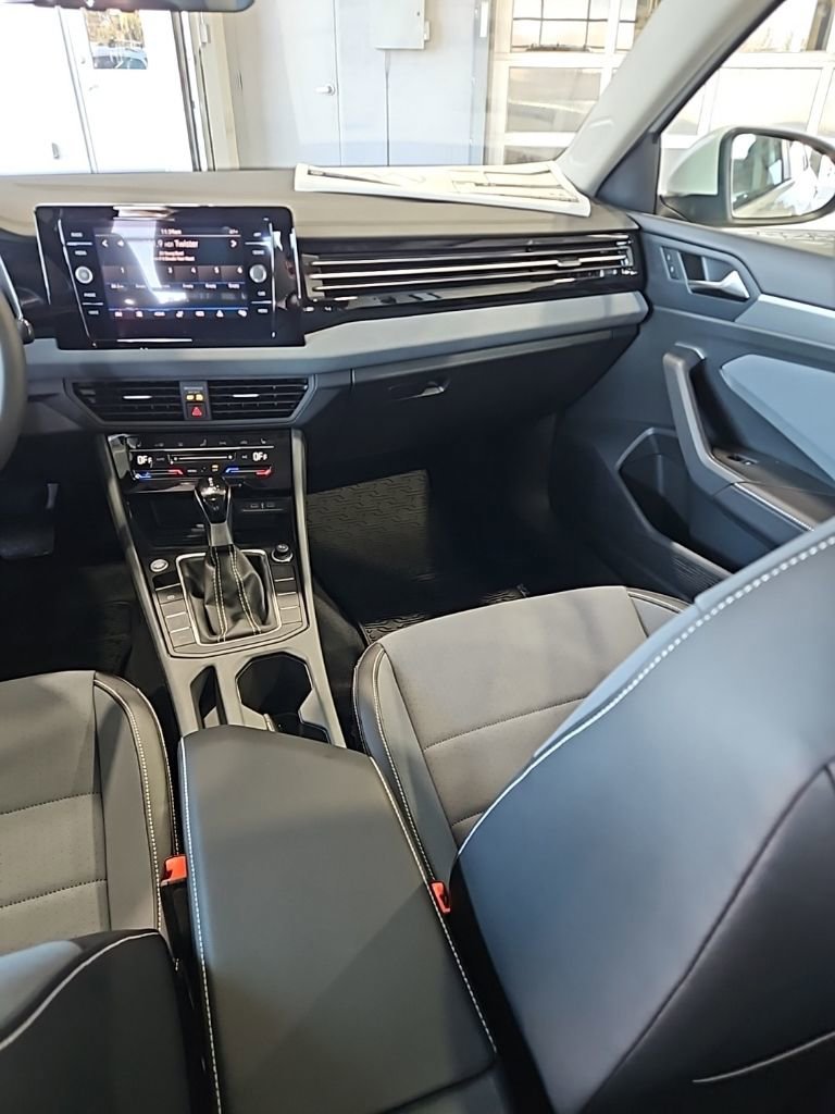New 2026 Volkswagen Jetta SE FWD image 23