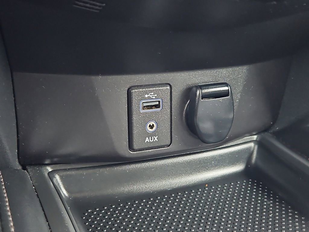 Used 2017 Nissan Rogue SL image 18