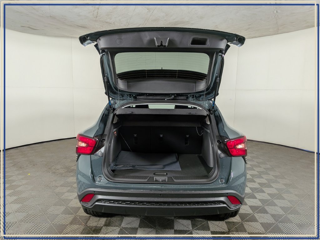 New 2026 Chevrolet Trax LT w/ Driver Confidence Package FWD image 9