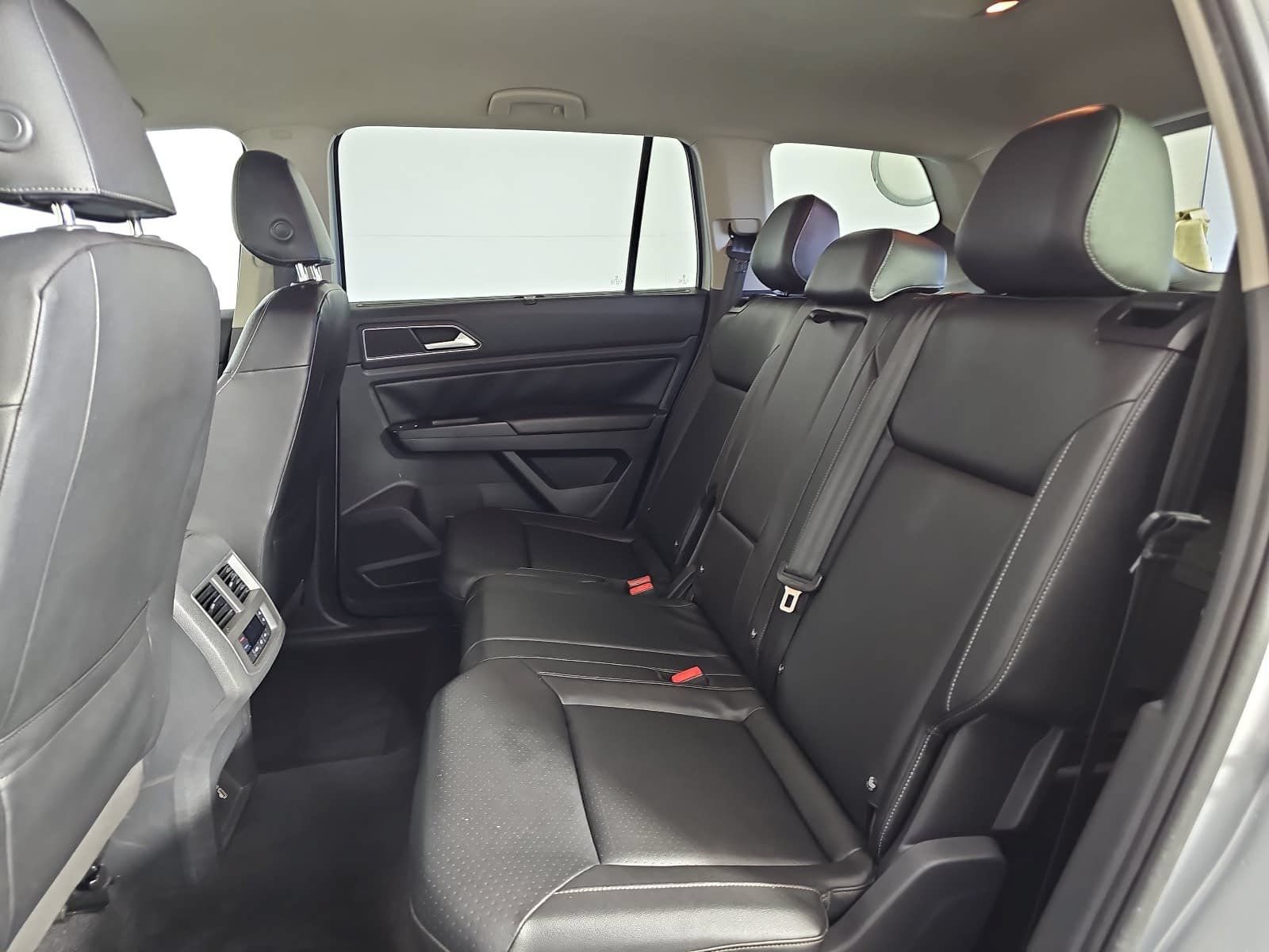 Used 2019 Volkswagen Atlas SE FWD image 14