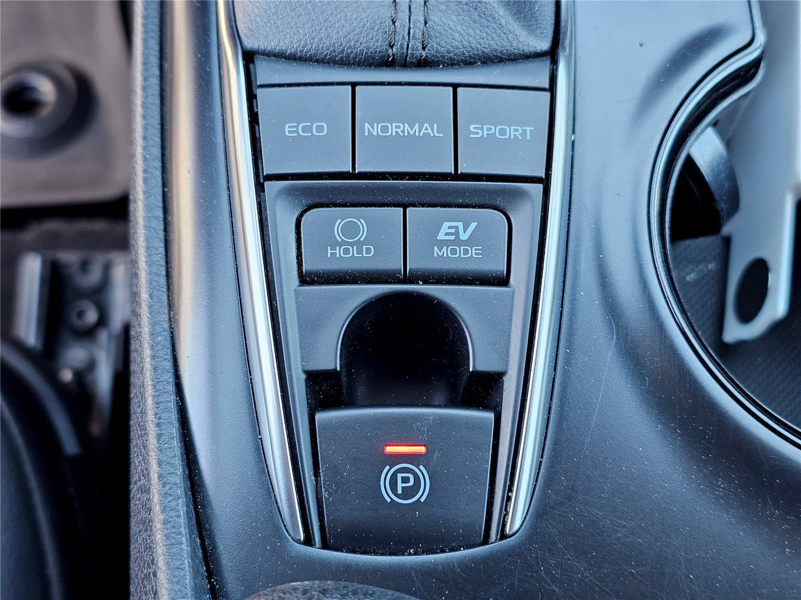 Used 2020 Toyota Camry SE FWD image 27