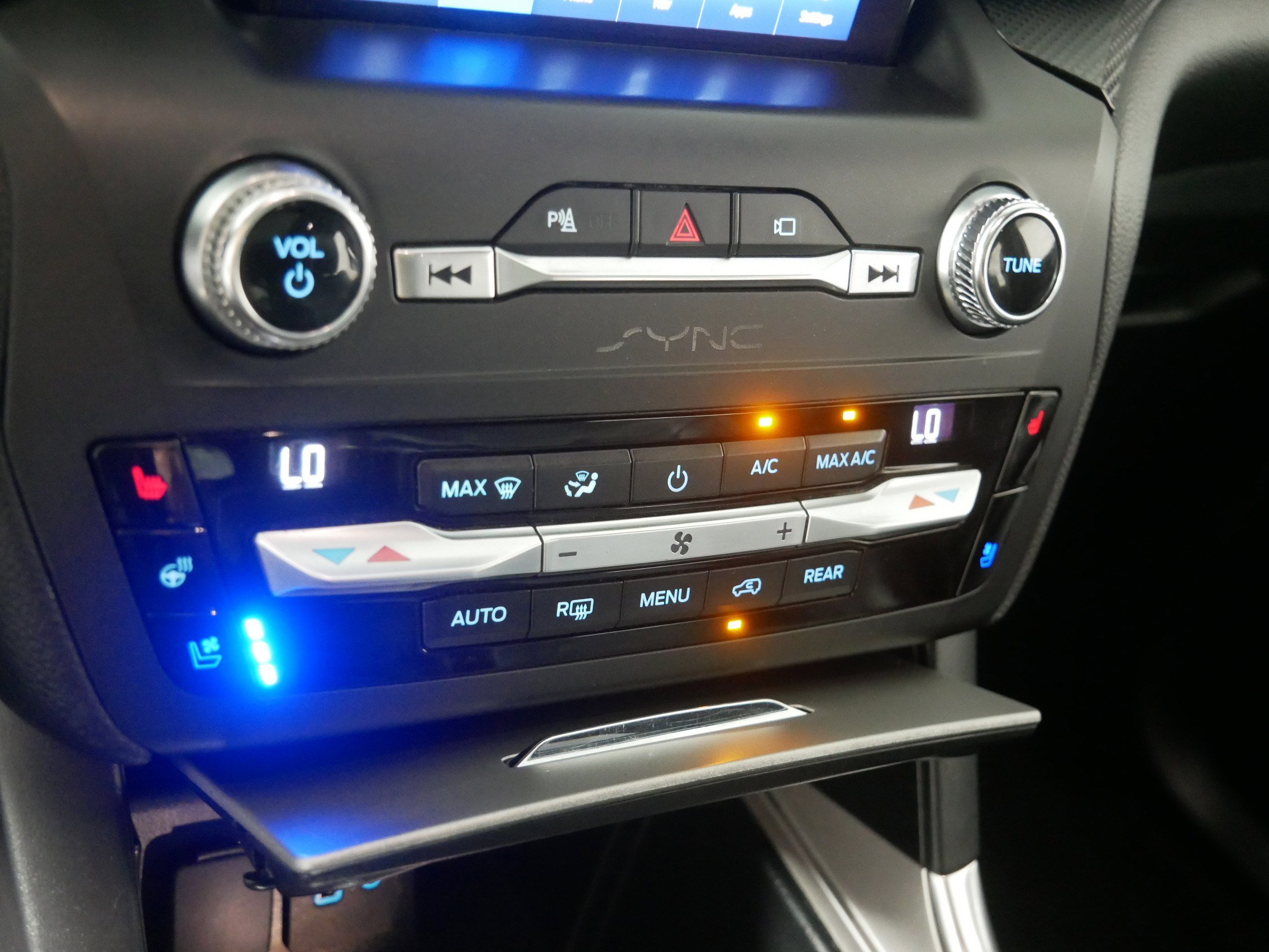 Used 2020 Ford Explorer ST w/ Premium Technology Package image 23