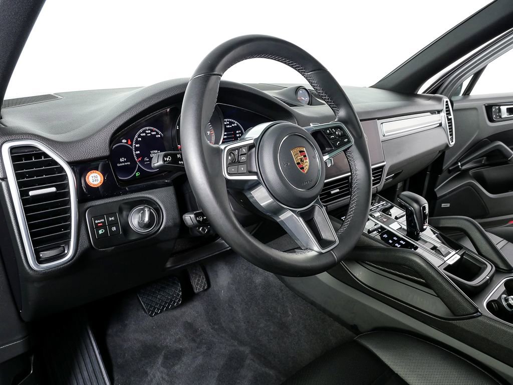 Certified 2022 Porsche Cayenne image 4
