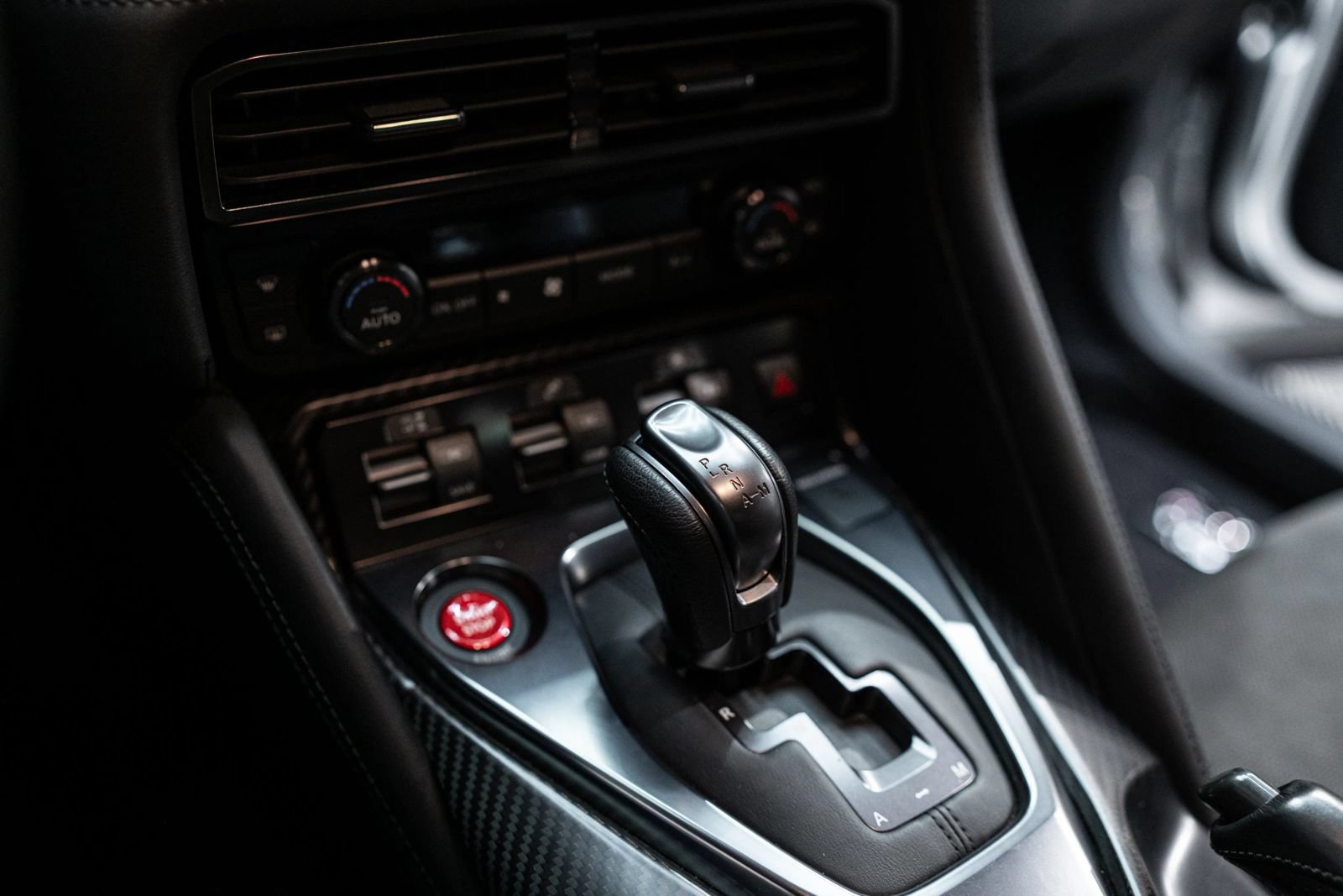 Used 2024 Nissan GT-R Premium w/ Floor Mat Package AWD/4WD image 30
