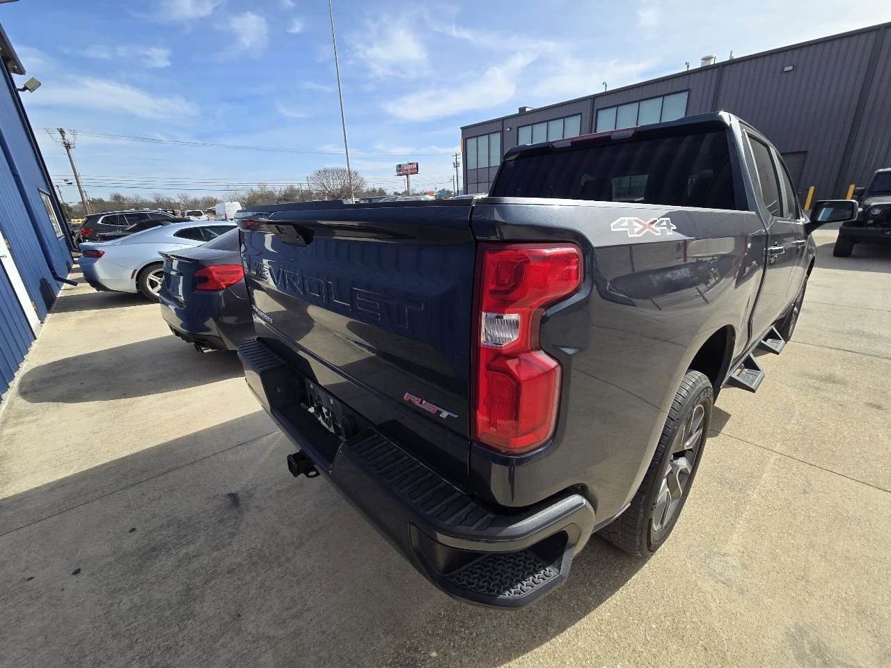 Used 2022 Chevrolet Silverado 1500 RST w/ Bed Protection Package AWD/4WD image 2