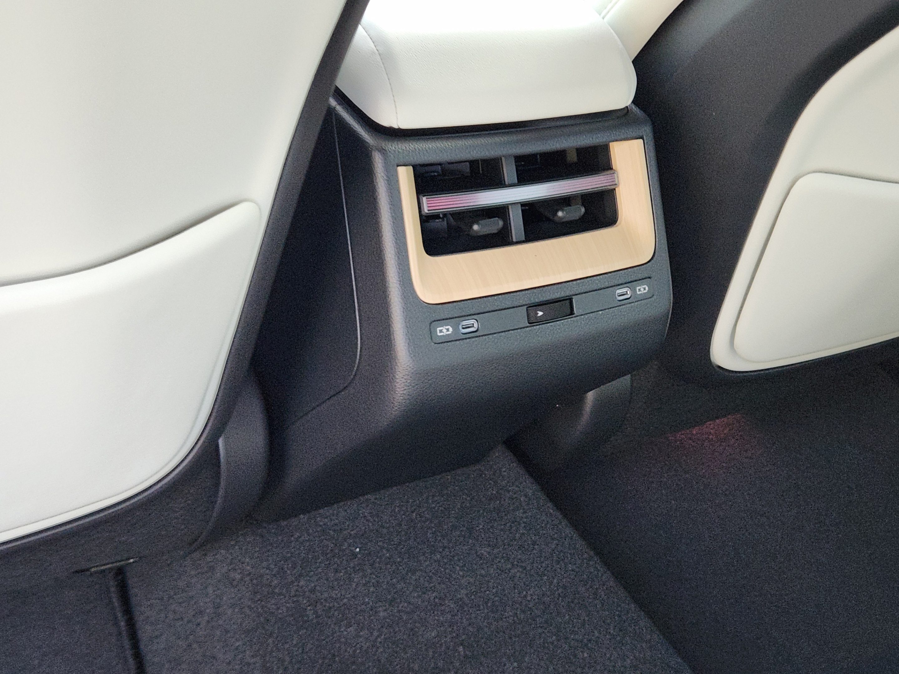 New 2026 Lexus ES 350e FWD image 22