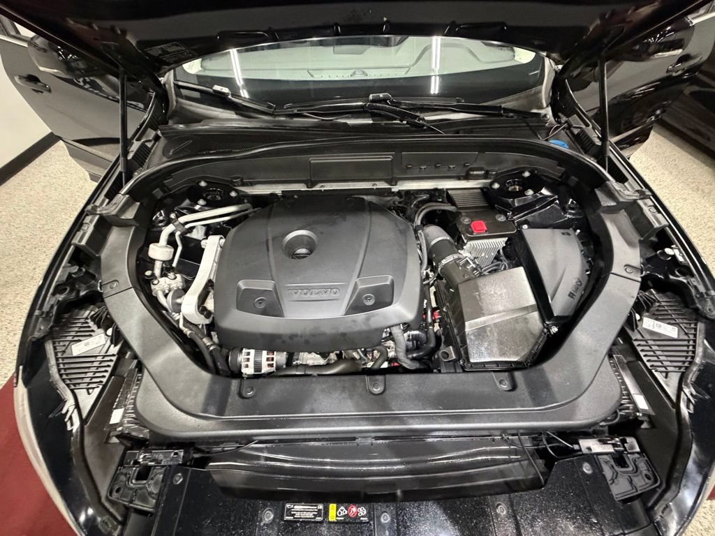 Used 2019 Volvo XC60 T5 Momentum w/ Multimedia Package AWD/4WD image 50