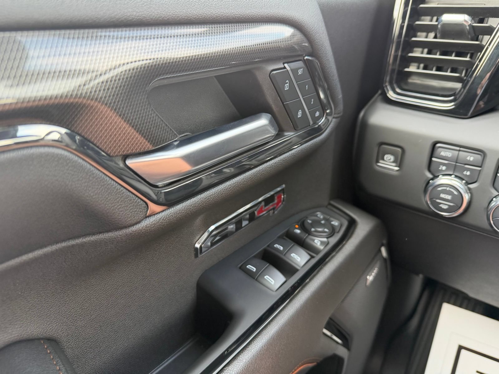 Used 2024 GMC Sierra 1500 AT4 w/ AT4 Preferred Package AWD/4WD image 24