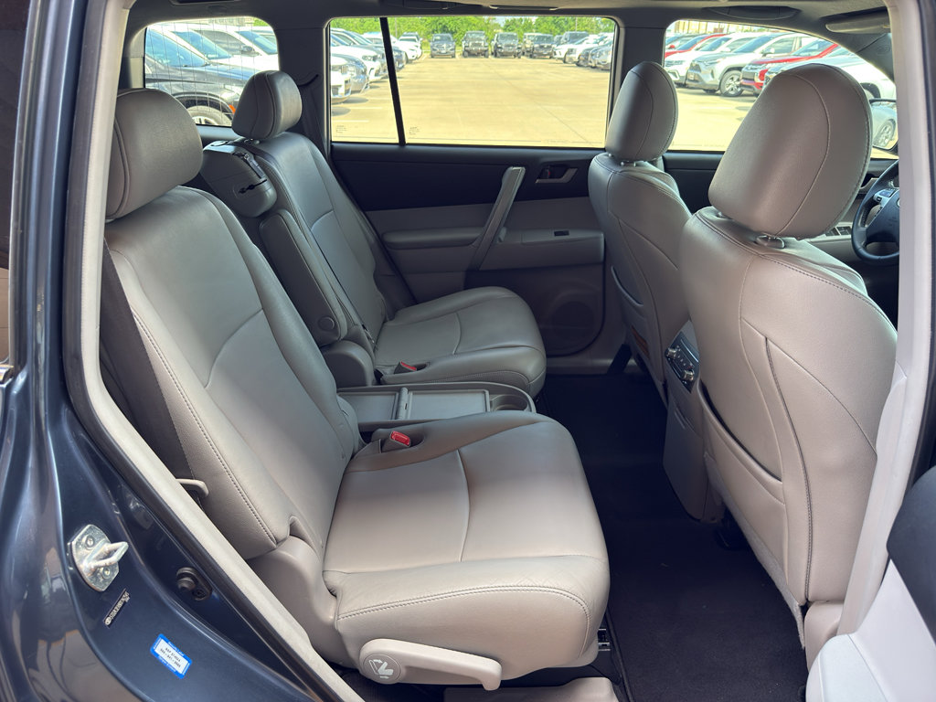 Used 2013 Toyota Highlander SE image 22
