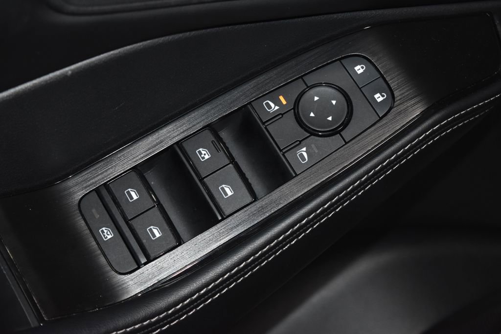 Used 2025 Nissan Rogue SV image 5