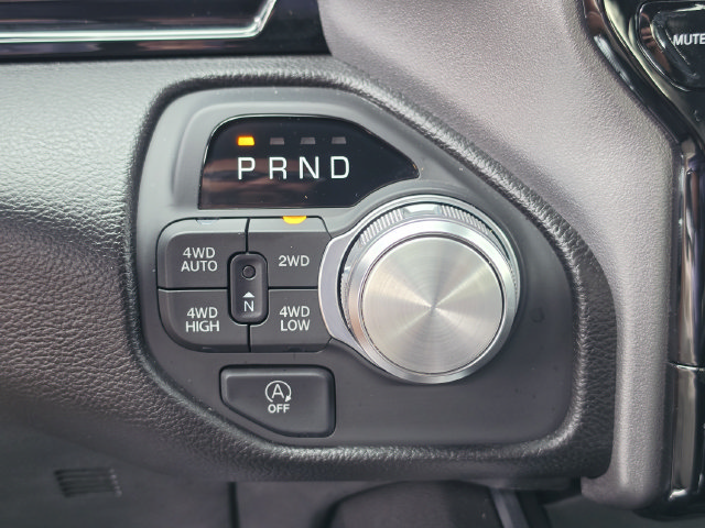 Used 2025 RAM 1500 Laramie AWD/4WD image 33